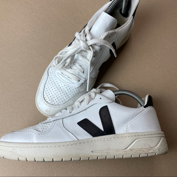 Veja V-10 White Black women’s sneaker - Picture 4 of 8